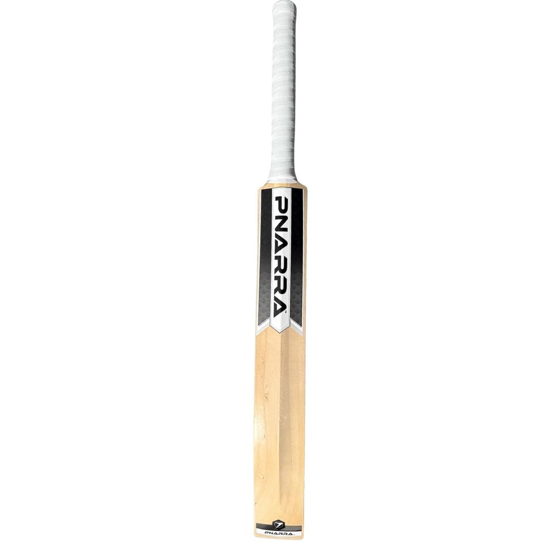 Detailed spine shot of PNARRA Middler Cricket Bat with smooth finish