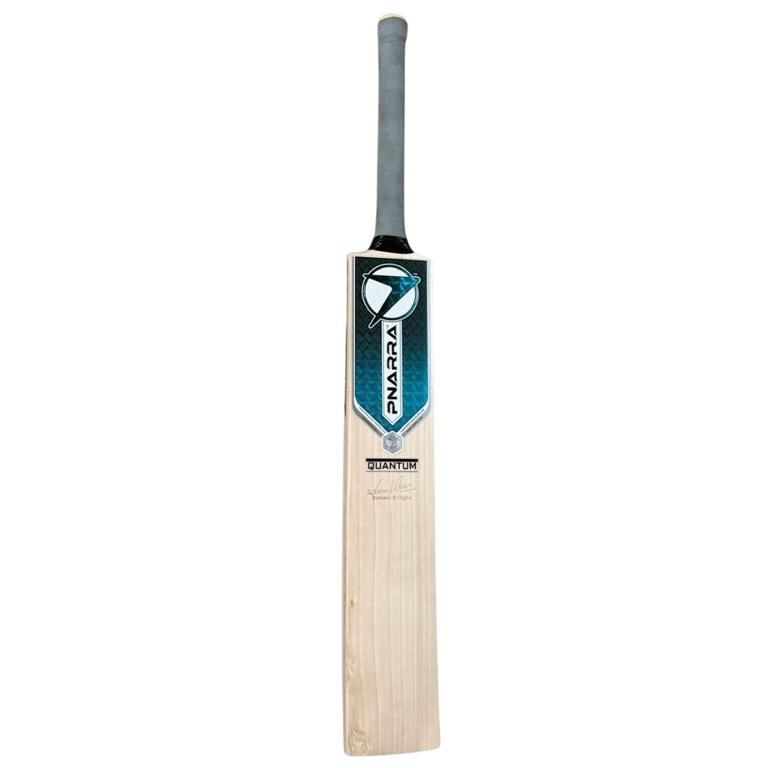 PNARRA Quantum Edition bat made from Grade A English Willow with clean grains.