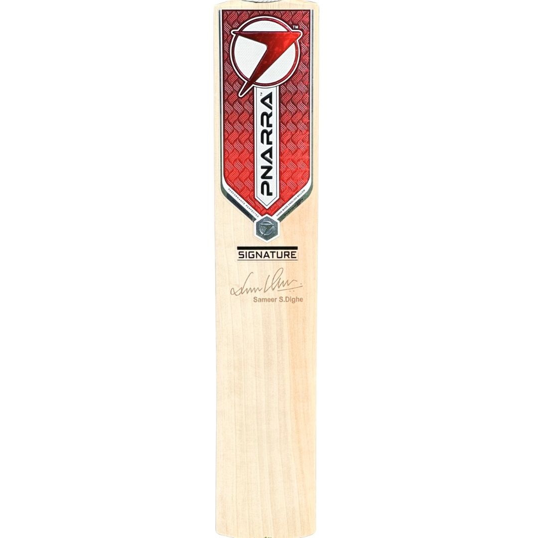 Grade 1 English Willow PNARRA Signature bat with clean grains and balanced profile.