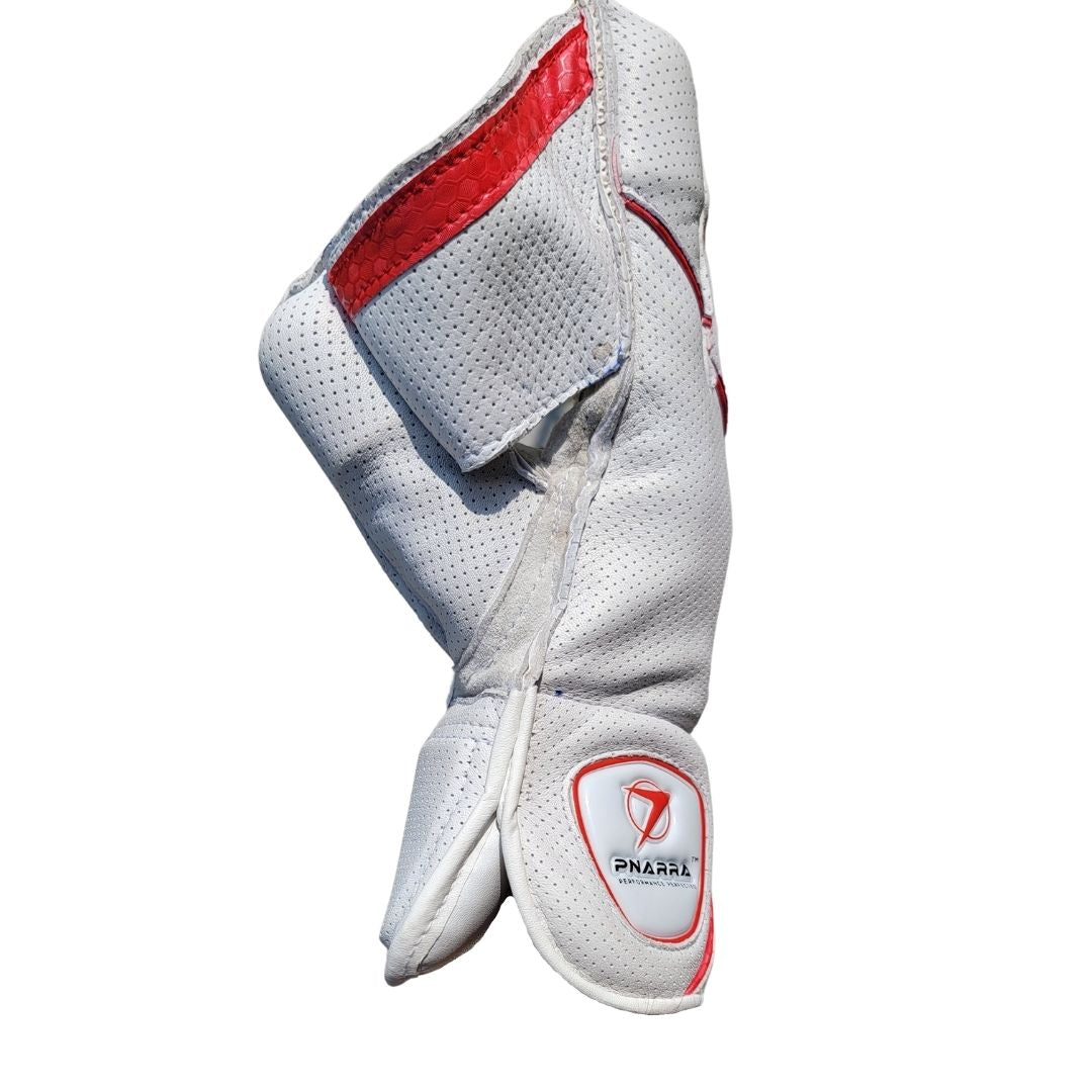 PNARRA wicket-keeping gloves in grey with octopus grip leather palm